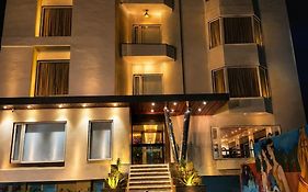 Hotel Sainik Grand